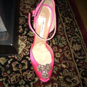 NWB Brian Atwood sz eur40 9 1/2 Pink satin heels.